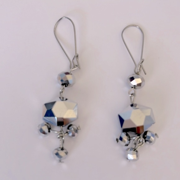 Silver stunning statement earrings - Picture 2 of 2